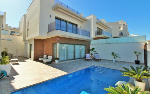 Villa for sale in Villamartin