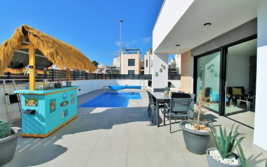 Villa for sale in Villamartin