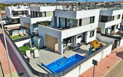 Villa for sale in Villamartin