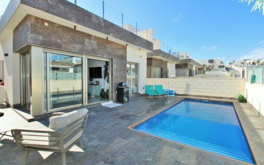 Villa for sale in Villamartin