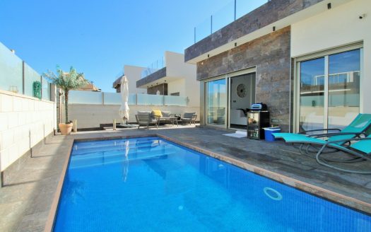 Villa for sale in Villamartin