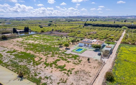 Villa for sale in Los Montesinos