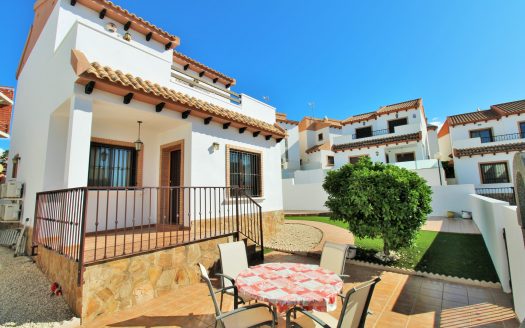 Villa for sale in Villamartin