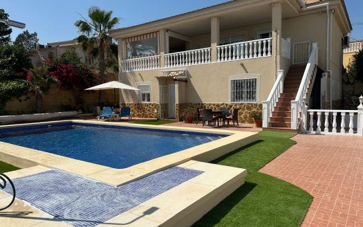 Villa for sale in Algorfa