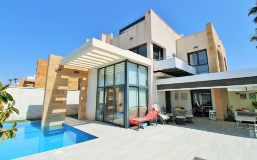 Villa for sale in Cabo Roig