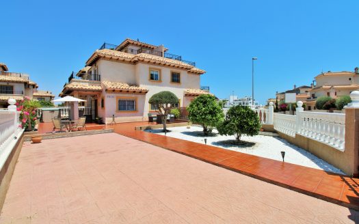 Townhouse for sale in La Zenia