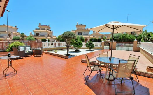 Townhouse for sale in La Zenia