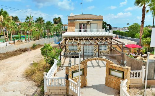 Commercial for sale in Villamartin