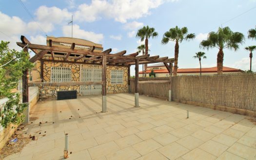 Commercial for sale in Villamartin