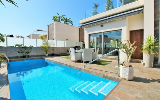Villa for sale in Villamartin