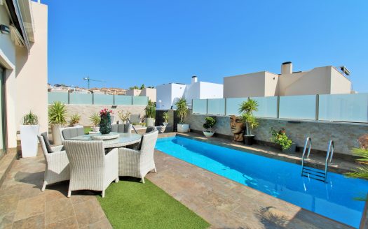 Villa for sale in Villamartin