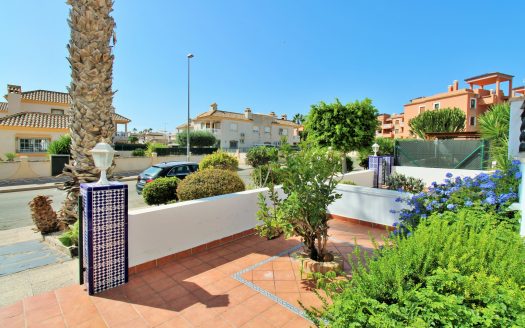 Townhouse for sale in Villamartin