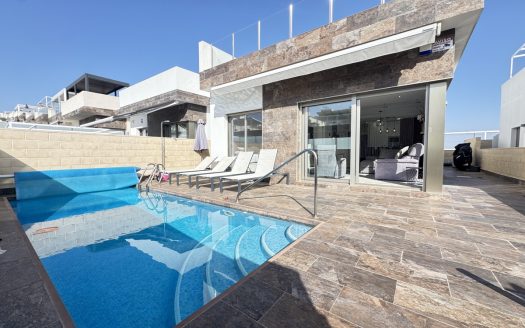 Villa for sale in Villamartin