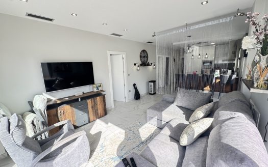 Villa for sale in Villamartin