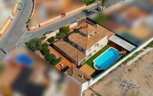 Villa for sale in Torrevieja