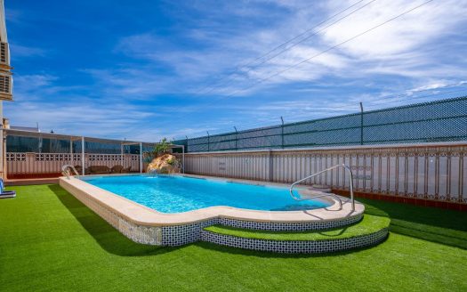 Villa for sale in Torrevieja