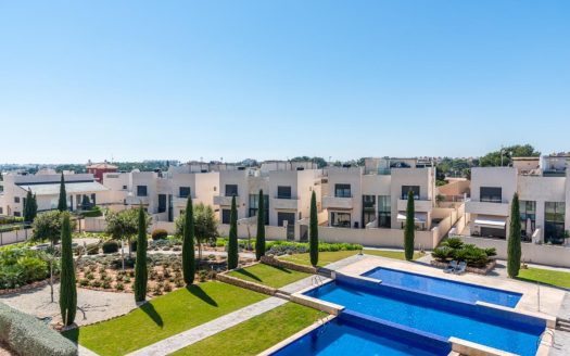 Modern 2-Bedroom Apartment with good size balcony in Los Dolses
