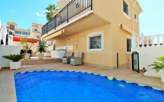 Villa for sale in Villamartin