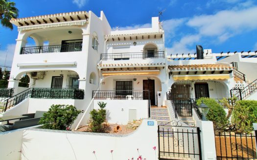 Townhouse for sale in Villamartin