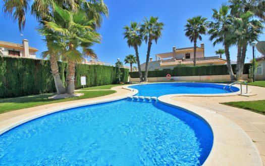 Townhouse for sale in Villamartin