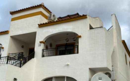 Penthouse for sale in Vistabella Golf