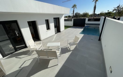 Bungalow for sale in Roldan