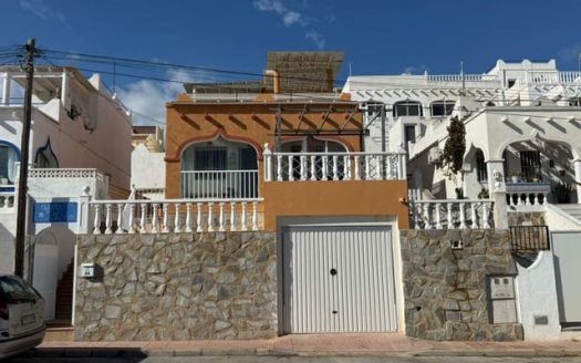 Villa for sale in San Miguel de Salinas