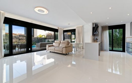 Villa for sale in Orihuela Costa