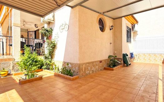 Townhouse for sale in Orihuela Costa