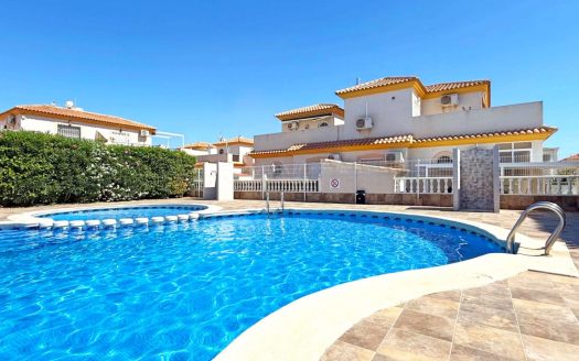 Townhouse for sale in Orihuela Costa