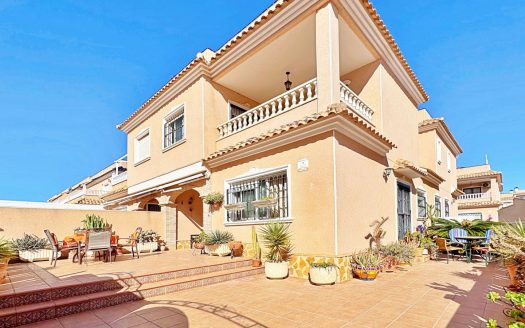 Townhouse for sale in Orihuela Costa