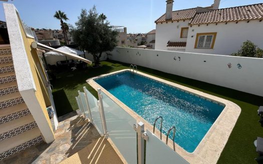 Beautifully presented, spacious detached villa