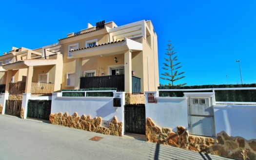 Townhouse for sale in San Miguel de Salinas