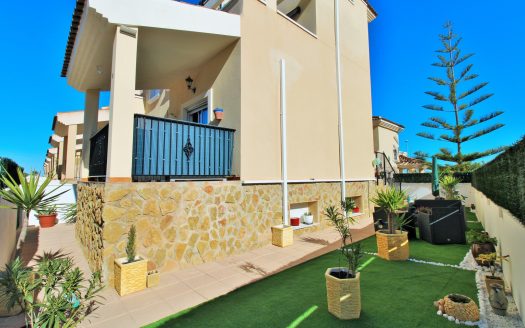 Townhouse for sale in San Miguel de Salinas