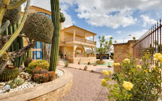 Villa for sale in Orihuela Costa