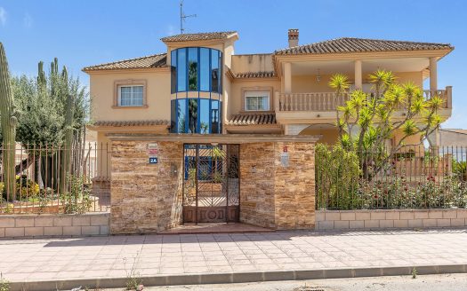 Villa for sale in Orihuela Costa