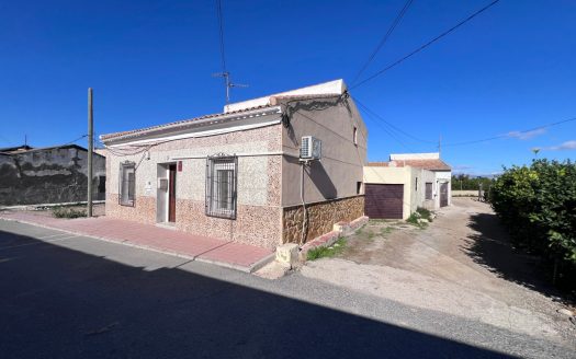 House for sale in Benejúzar
