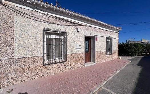 House for sale in Benejúzar