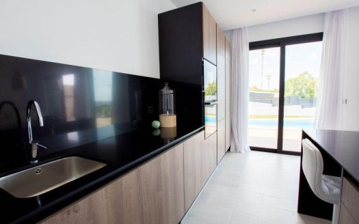 VILLA IN HIGH STANDING URBANIZATION