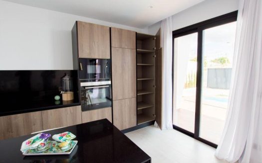 VILLA IN HIGH STANDING URBANIZATION