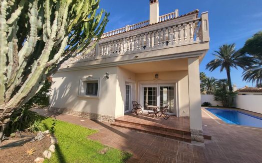 Villa for sale in Cabo Roig