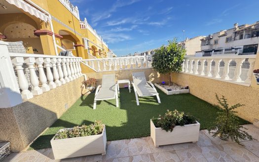 Townhouse for sale in Cabo Roig