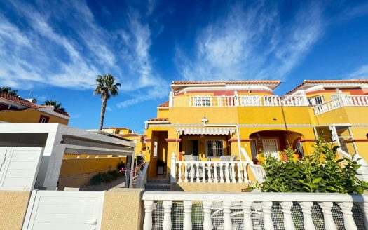 Townhouse for sale in Cabo Roig