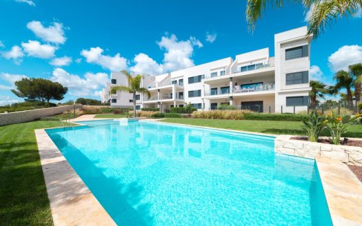 Luxury Golf-View Apartment with Communal Pool in Pilar de la Horadada, Alicante