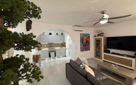 Modern 5 bedroom Villa with Heated Pool in Ciudad Quesada, Alicante