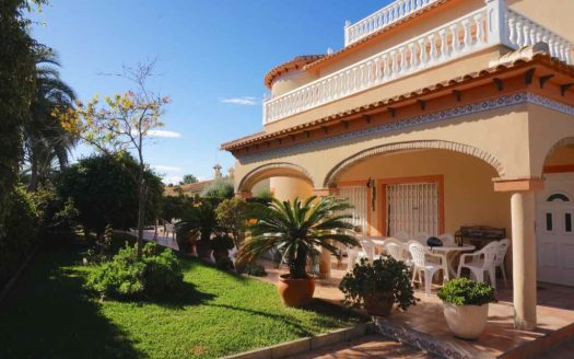 Villa for sale in Cabo Roig