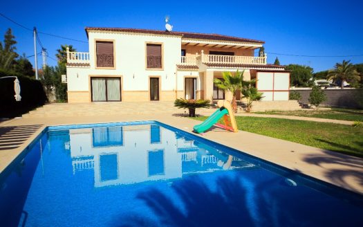 Villa for sale in Cabo Roig
