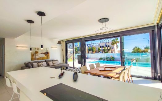 Villa for sale in Dehesa de Campoamor