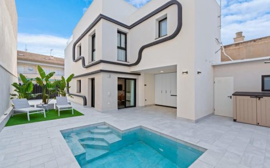 Exclusive villa at the beach in Torre de la Horadada.