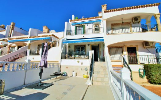 Townhouse for sale in Villamartin